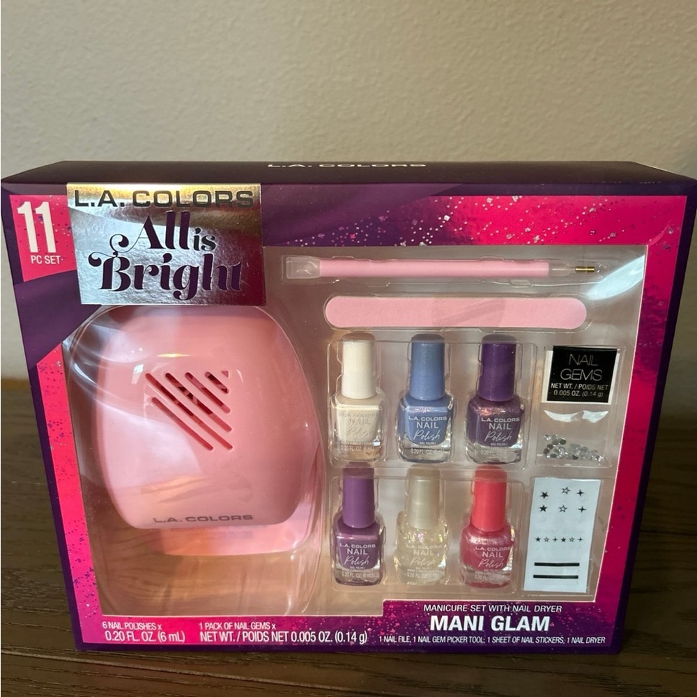 NWT… Girls Pink Manicure Set with Nail Dryer